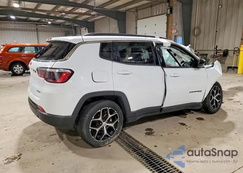 2024 Jeep Compass Latitude z USA, uszkodzony, nr VIN 3C4NJDBN3RT598863